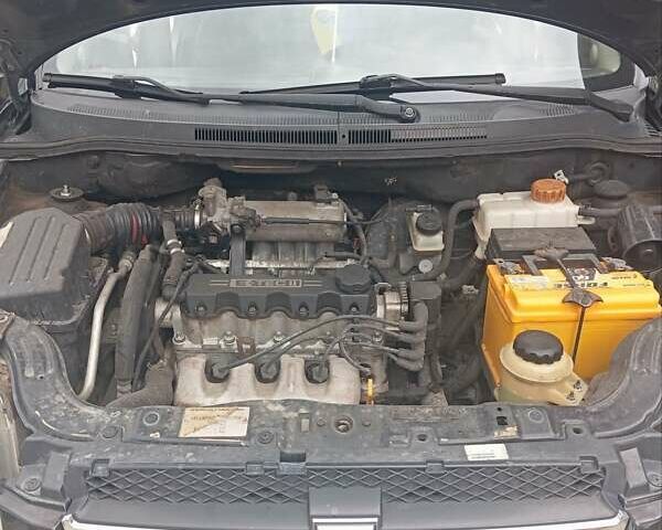 Черный Шевроле Авео, объемом двигателя 1.5 л и пробегом 260 тыс. км за 4500 $, фото 5 на Automoto.ua