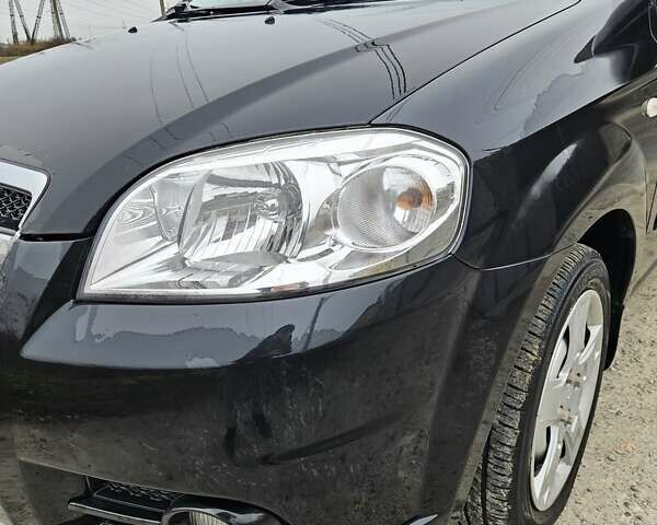 Черный Шевроле Авео, объемом двигателя 1.5 л и пробегом 179 тыс. км за 4000 $, фото 1 на Automoto.ua