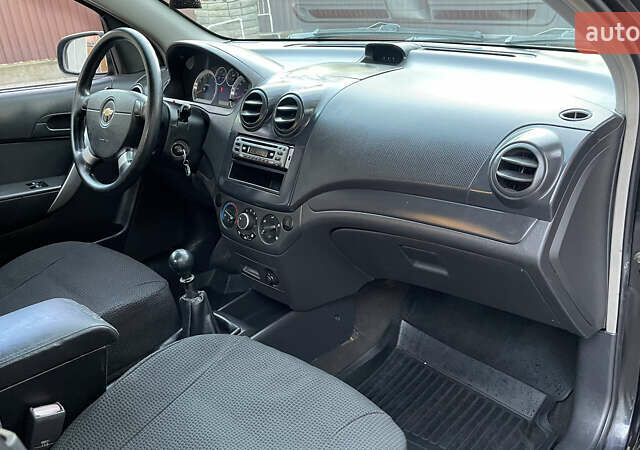 Черный Шевроле Авео, объемом двигателя 1.5 л и пробегом 193 тыс. км за 3800 $, фото 16 на Automoto.ua