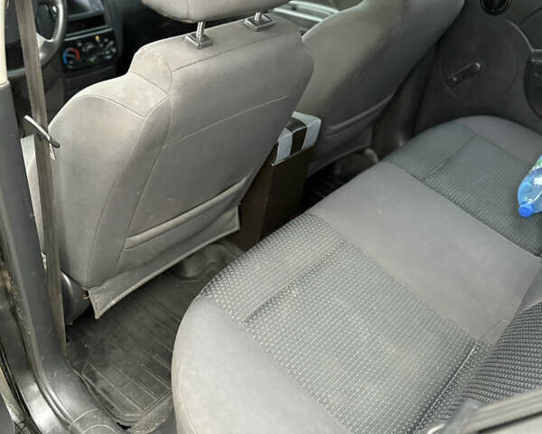 Черный Шевроле Авео, объемом двигателя 0 л и пробегом 260 тыс. км за 2600 $, фото 9 на Automoto.ua