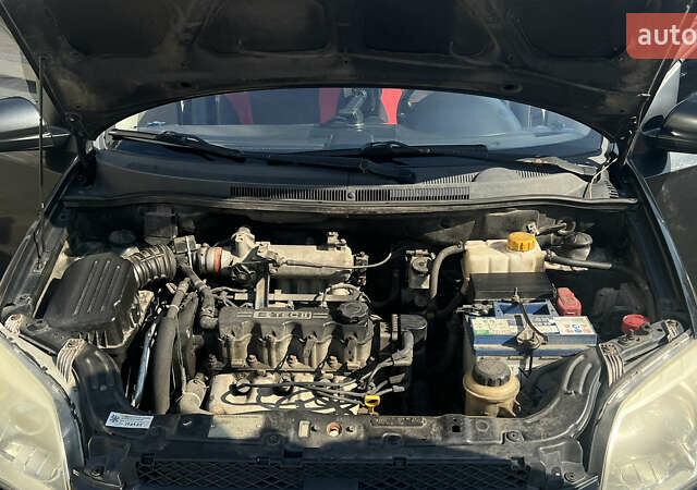 Чорний Шевроле Авео, об'ємом двигуна 1.5 л та пробігом 253 тис. км за 3999 $, фото 31 на Automoto.ua