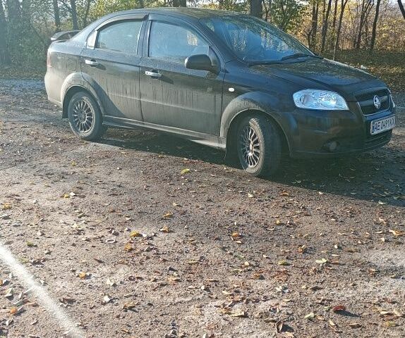 Черный Шевроле Авео, объемом двигателя 1.5 л и пробегом 215 тыс. км за 3400 $, фото 2 на Automoto.ua