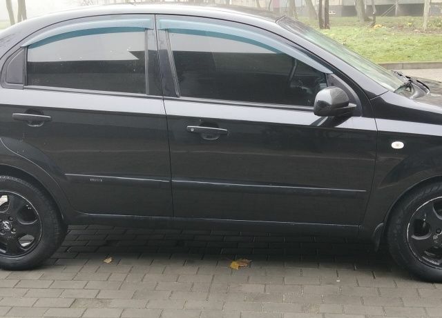 Черный Шевроле Авео, объемом двигателя 1.5 л и пробегом 240 тыс. км за 3600 $, фото 7 на Automoto.ua