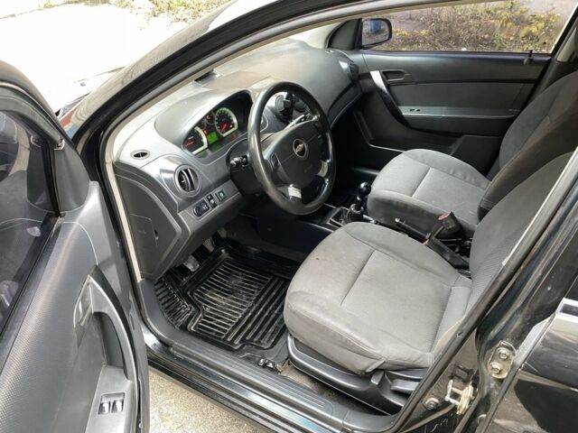 Черный Шевроле Авео, объемом двигателя 1.5 л и пробегом 300 тыс. км за 2900 $, фото 6 на Automoto.ua