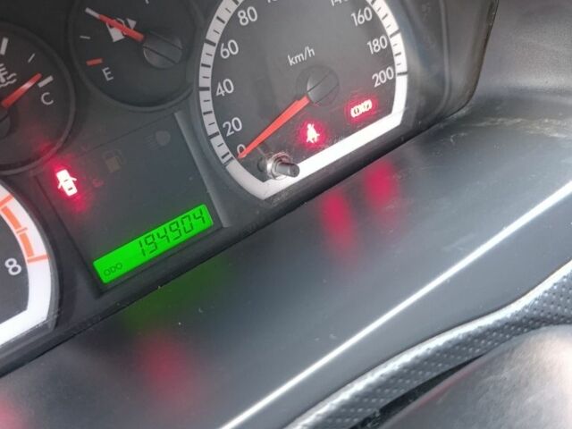 Черный Шевроле Авео, объемом двигателя 1.5 л и пробегом 200 тыс. км за 4000 $, фото 6 на Automoto.ua