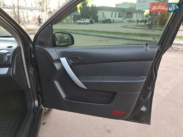 Чорний Шевроле Авео, об'ємом двигуна 1.5 л та пробігом 275 тис. км за 4300 $, фото 12 на Automoto.ua