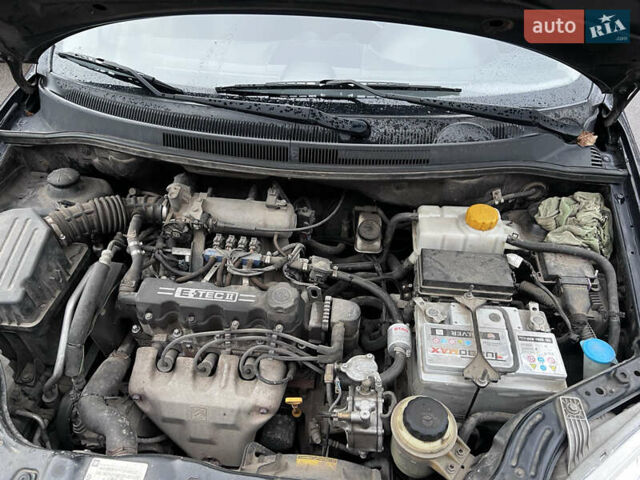 Черный Шевроле Авео, объемом двигателя 1.5 л и пробегом 155 тыс. км за 2150 $, фото 6 на Automoto.ua