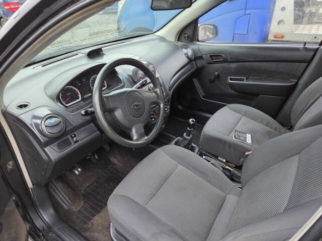 Черный Шевроле Авео, объемом двигателя 0 л и пробегом 277 тыс. км за 1750 $, фото 4 на Automoto.ua