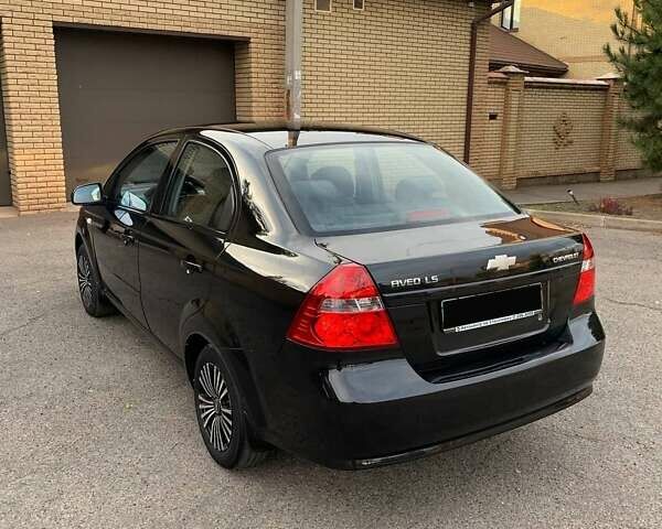 Черный Шевроле Авео, объемом двигателя 1.5 л и пробегом 205 тыс. км за 3650 $, фото 6 на Automoto.ua