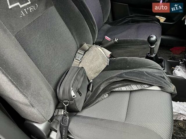 Черный Шевроле Авео, объемом двигателя 1.5 л и пробегом 210 тыс. км за 3200 $, фото 6 на Automoto.ua