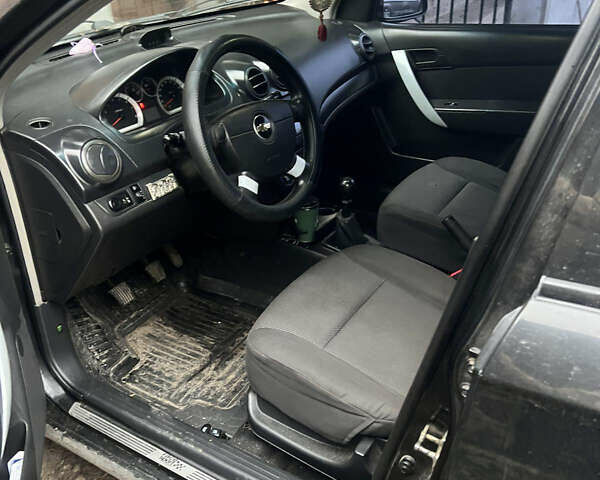 Черный Шевроле Авео, объемом двигателя 1.5 л и пробегом 250 тыс. км за 2699 $, фото 4 на Automoto.ua