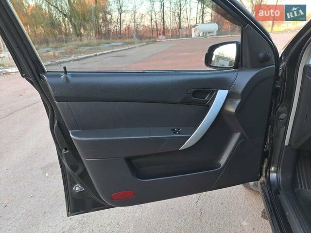 Черный Шевроле Авео, объемом двигателя 1.5 л и пробегом 275 тыс. км за 4300 $, фото 11 на Automoto.ua