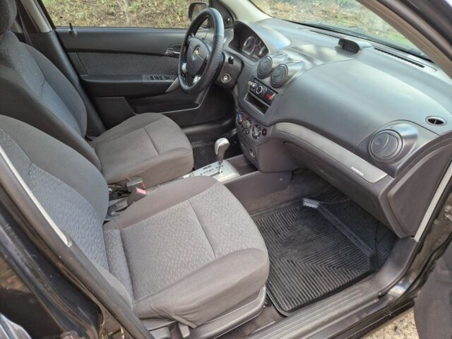 Черный Шевроле Авео, объемом двигателя 1.5 л и пробегом 256 тыс. км за 4200 $, фото 6 на Automoto.ua