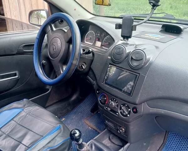 Чорний Шевроле Авео, об'ємом двигуна 1.5 л та пробігом 250 тис. км за 3350 $, фото 3 на Automoto.ua