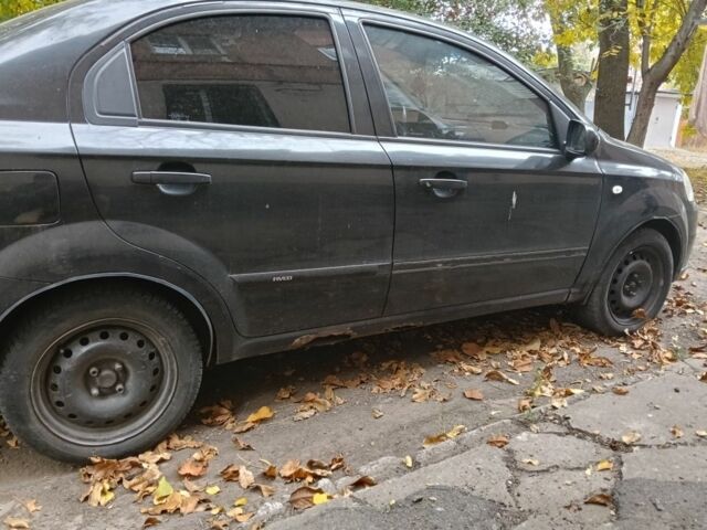 Черный Шевроле Авео, объемом двигателя 1.5 л и пробегом 220 тыс. км за 2100 $, фото 3 на Automoto.ua