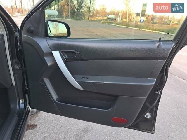 Черный Шевроле Авео, объемом двигателя 1.5 л и пробегом 275 тыс. км за 4300 $, фото 18 на Automoto.ua