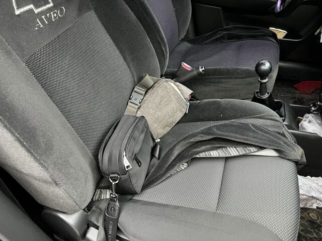 Черный Шевроле Авео, объемом двигателя 1.5 л и пробегом 210 тыс. км за 3200 $, фото 6 на Automoto.ua