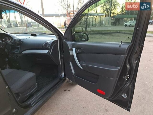Чорний Шевроле Авео, об'ємом двигуна 1.5 л та пробігом 275 тис. км за 4300 $, фото 13 на Automoto.ua