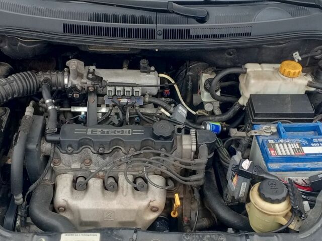 Черный Шевроле Авео, объемом двигателя 1.5 л и пробегом 205 тыс. км за 4200 $, фото 5 на Automoto.ua