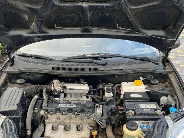 Шевроле Авео 2007 в Шепетовке на Automoto.ua Черный Шевроле Авео, объемом двигателя 0 л и пробегом 83 тыс. км за 4200 $, фото 4 на Automoto.ua