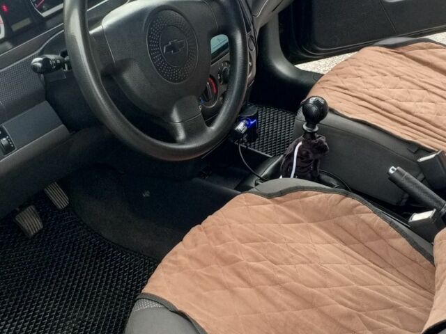 Черный Шевроле Авео, объемом двигателя 1.5 л и пробегом 205 тыс. км за 4200 $, фото 6 на Automoto.ua