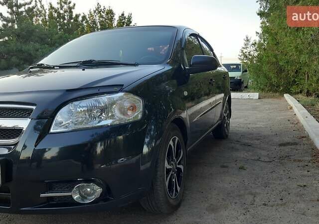 Черный Шевроле Авео, объемом двигателя 0 л и пробегом 154 тыс. км за 4900 $, фото 1 на Automoto.ua
