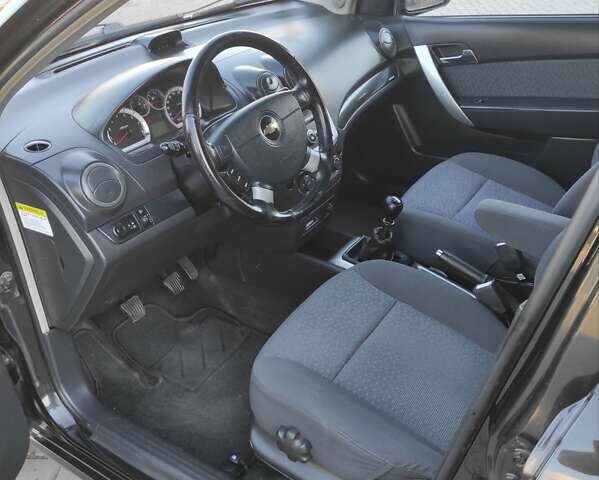 Черный Шевроле Авео, объемом двигателя 1.4 л и пробегом 183 тыс. км за 4950 $, фото 9 на Automoto.ua