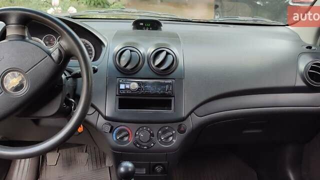 Черный Шевроле Авео, объемом двигателя 1.5 л и пробегом 379 тыс. км за 2999 $, фото 1 на Automoto.ua