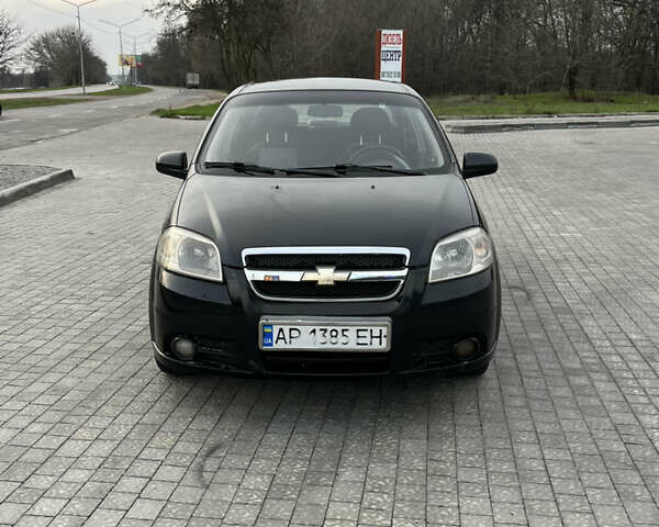 Черный Шевроле Авео, объемом двигателя 1.5 л и пробегом 325 тыс. км за 2999 $, фото 1 на Automoto.ua