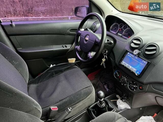 Черный Шевроле Авео, объемом двигателя 1.5 л и пробегом 210 тыс. км за 3200 $, фото 7 на Automoto.ua