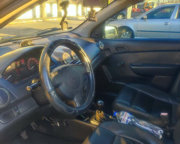 Черный Шевроле Авео, объемом двигателя 1.5 л и пробегом 449 тыс. км за 2800 $, фото 5 на Automoto.ua