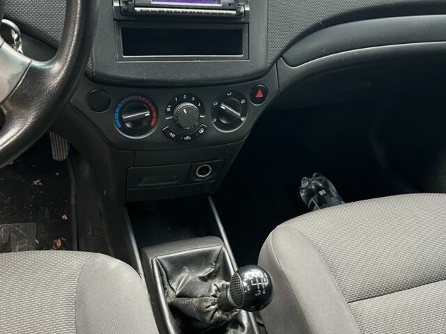 Черный Шевроле Авео, объемом двигателя 1.5 л и пробегом 195 тыс. км за 3450 $, фото 17 на Automoto.ua