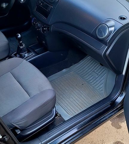 Черный Шевроле Авео, объемом двигателя 1.5 л и пробегом 290 тыс. км за 3300 $, фото 2 на Automoto.ua