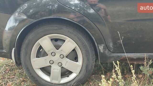 Черный Шевроле Авео, объемом двигателя 1.5 л и пробегом 379 тыс. км за 2999 $, фото 3 на Automoto.ua