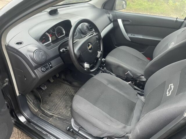 Черный Шевроле Авео, объемом двигателя 1.5 л и пробегом 238 тыс. км за 3500 $, фото 4 на Automoto.ua