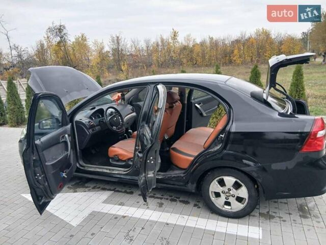 Черный Шевроле Авео, объемом двигателя 1.5 л и пробегом 206 тыс. км за 3900 $, фото 9 на Automoto.ua