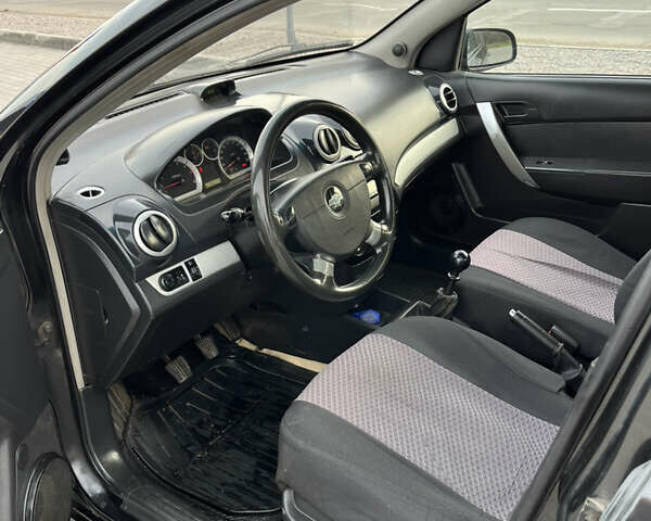Черный Шевроле Авео, объемом двигателя 1.5 л и пробегом 325 тыс. км за 2999 $, фото 9 на Automoto.ua