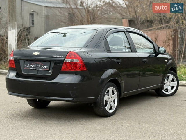 Черный Шевроле Авео, объемом двигателя 1.5 л и пробегом 157 тыс. км за 3999 $, фото 3 на Automoto.ua