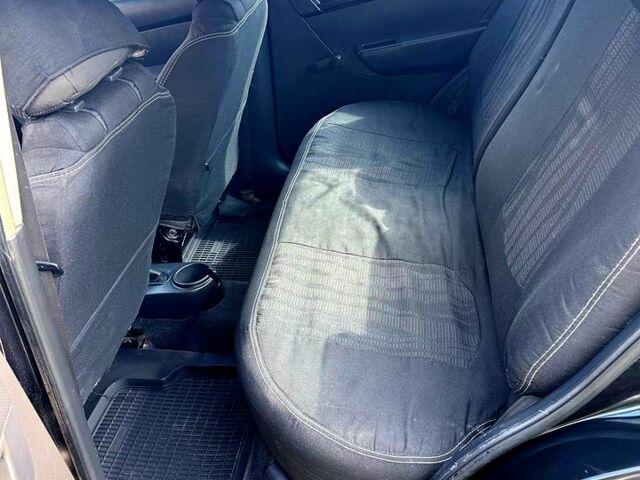 Черный Шевроле Авео, объемом двигателя 1.5 л и пробегом 349 тыс. км за 3300 $, фото 6 на Automoto.ua