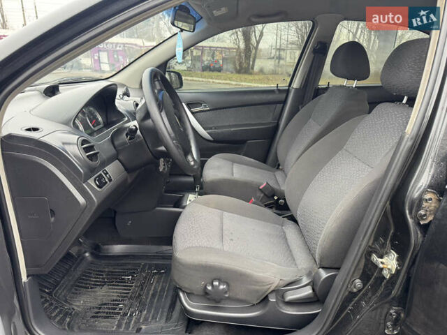 Черный Шевроле Авео, объемом двигателя 1.5 л и пробегом 225 тыс. км за 3999 $, фото 13 на Automoto.ua