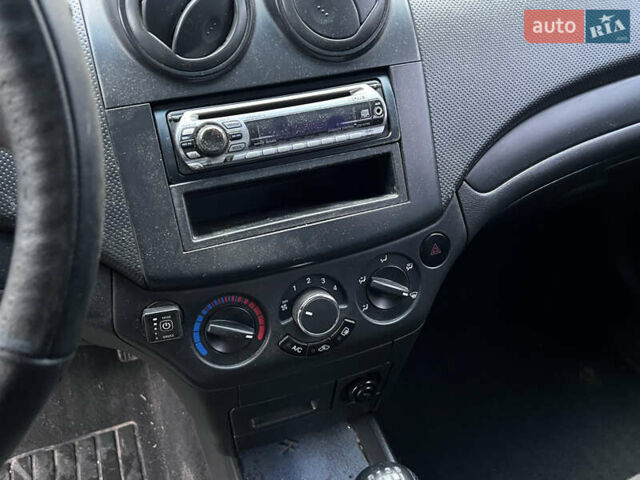 Черный Шевроле Авео, объемом двигателя 1.5 л и пробегом 155 тыс. км за 2150 $, фото 14 на Automoto.ua