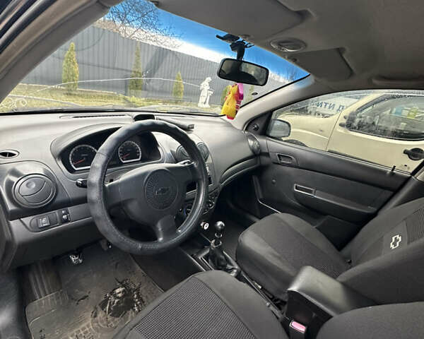 Чорний Шевроле Авео, об'ємом двигуна 1.5 л та пробігом 220 тис. км за 3400 $, фото 9 на Automoto.ua