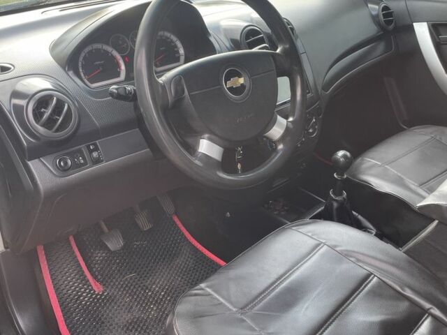 Черный Шевроле Авео, объемом двигателя 1.5 л и пробегом 200 тыс. км за 3200 $, фото 6 на Automoto.ua