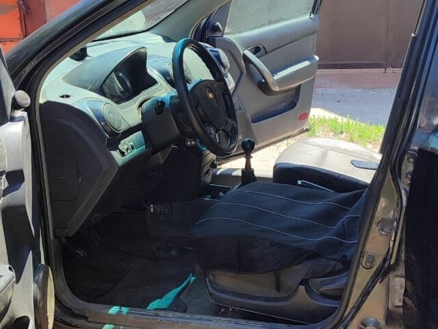 Черный Шевроле Авео, объемом двигателя 1.5 л и пробегом 350 тыс. км за 1500 $, фото 3 на Automoto.ua