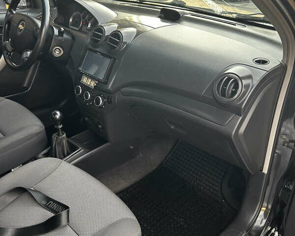 Черный Шевроле Авео, объемом двигателя 1.5 л и пробегом 145 тыс. км за 4200 $, фото 14 на Automoto.ua