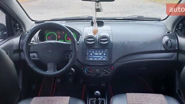 Черный Шевроле Авео, объемом двигателя 1.5 л и пробегом 196 тыс. км за 3800 $, фото 7 на Automoto.ua