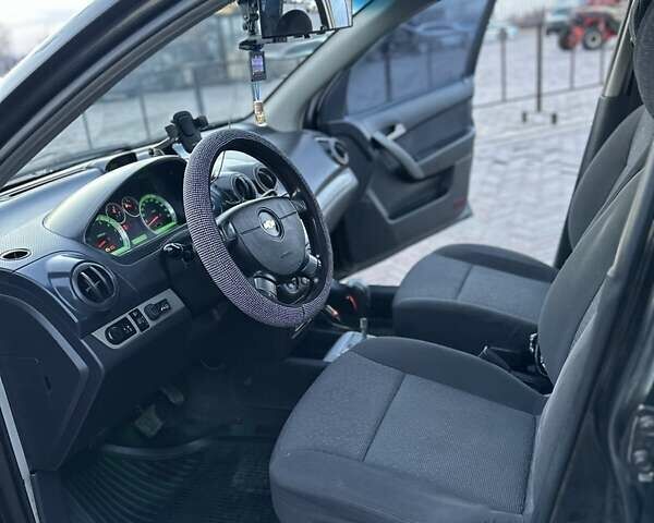 Черный Шевроле Авео, объемом двигателя 1.5 л и пробегом 195 тыс. км за 4500 $, фото 9 на Automoto.ua