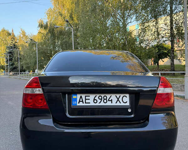 Черный Шевроле Авео, объемом двигателя 1.5 л и пробегом 300 тыс. км за 3700 $, фото 4 на Automoto.ua