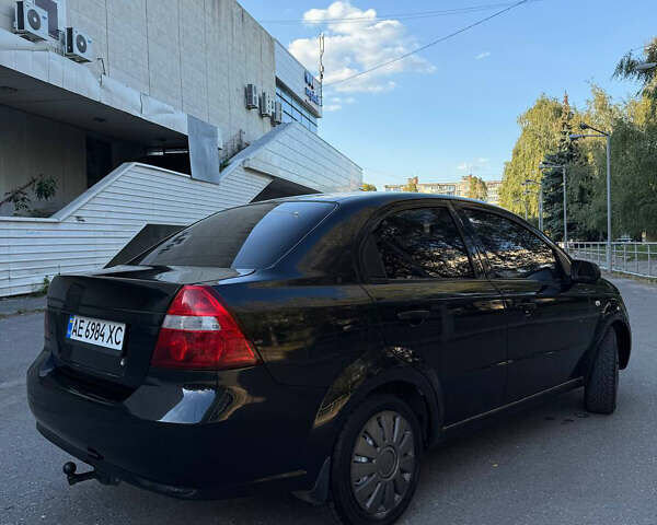 Черный Шевроле Авео, объемом двигателя 1.5 л и пробегом 300 тыс. км за 3700 $, фото 3 на Automoto.ua