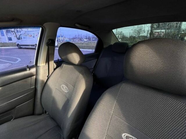 Черный Шевроле Авео, объемом двигателя 1.5 л и пробегом 200 тыс. км за 2500 $, фото 18 на Automoto.ua